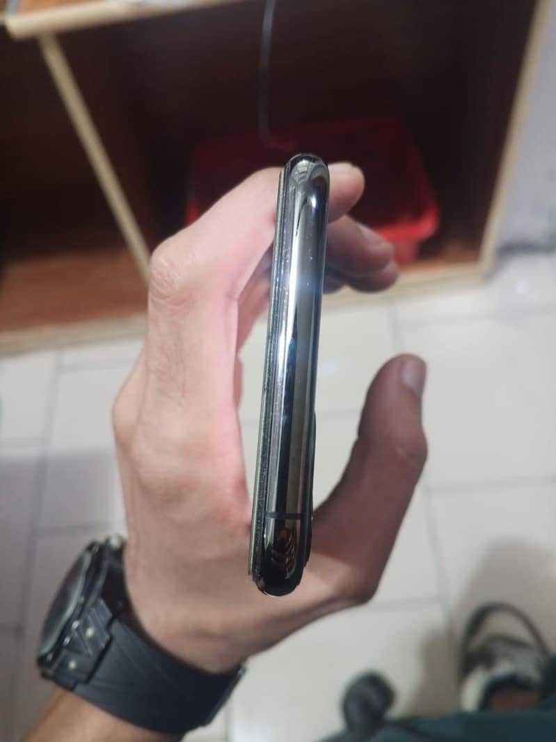 iPhone 11 Pro Max 64GB | Water Pack | 88% Battery | Original 2