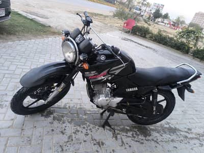 Yamaha YBR 125G 2017 model japanese varient