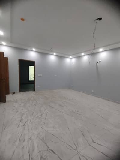 4 Marla Beautiful Hall Available For Rent Near All Facilities