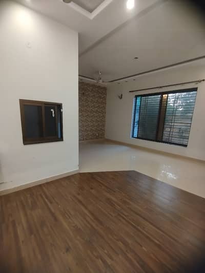 32 Marla Beautiful House Available For Rent Near All Facilities