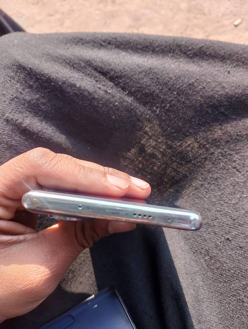 TECNO CAMON 40 PRO 4