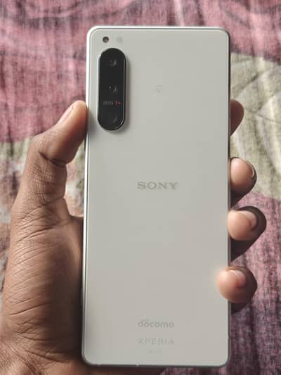 Sony Experia 5 mark 4 (2 lines in display) 8 128 4 months sim time