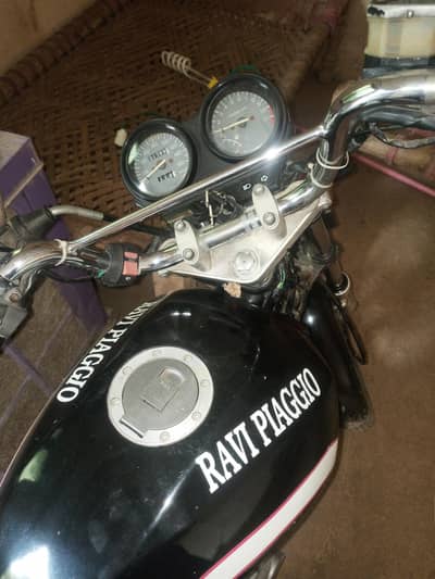 ravi piggio bike neat and clean