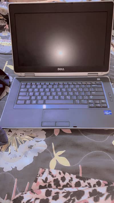 Laptop for sell 10 by 10 All ok there is no problem init