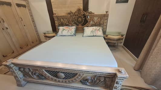 Wooden deco bedroom set