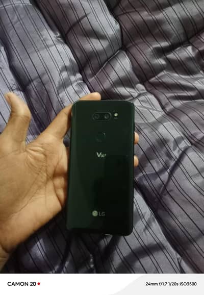 lG v30 + 4 128