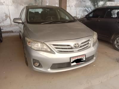 Toyota carolla GLI  2012 silver clour