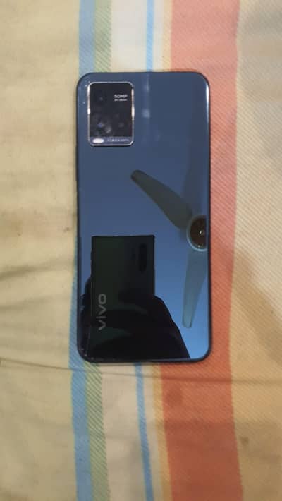 vivo y33s just like new, koi bh issue nh hai.