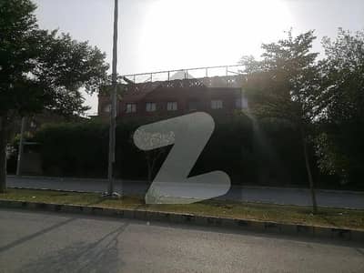 8 MARLA COMMERCIAL OFFICE FLOOR FOR RENT AVAILABLE