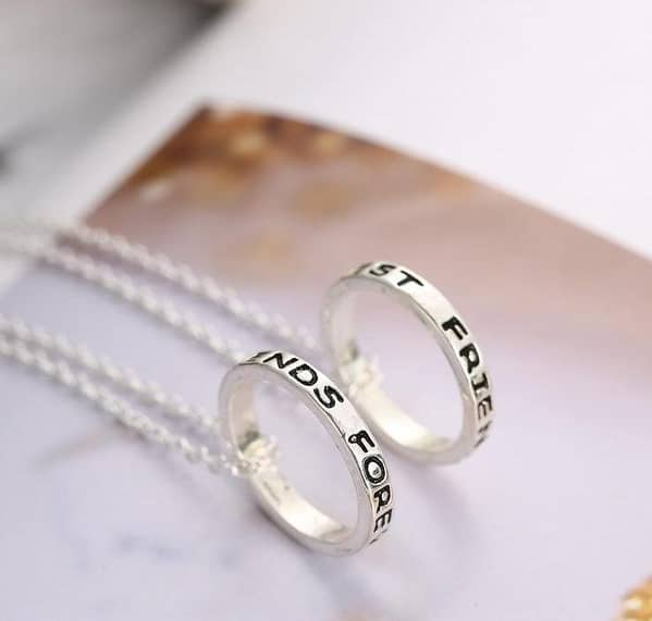 Friendship Couple Necklace for Women and Men — Engraved Best Friend Letters Circle Pendant