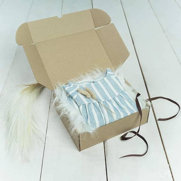 Pack of 20 Self-Assemble Gift Boxes, 3.5 x 3.5 x 1.25 Inches, Kraft Card