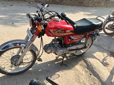 Good conditond urgent sel seriyus byer contect me 03135507417