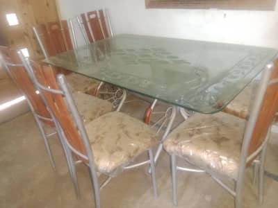 new dining table urgently sale