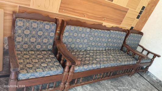 I am selling my sofa