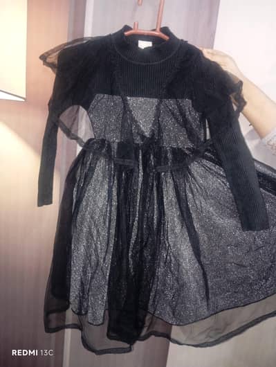 frock used only 2,3 time bilkul new jase ha ,,6,7 years  bagirl