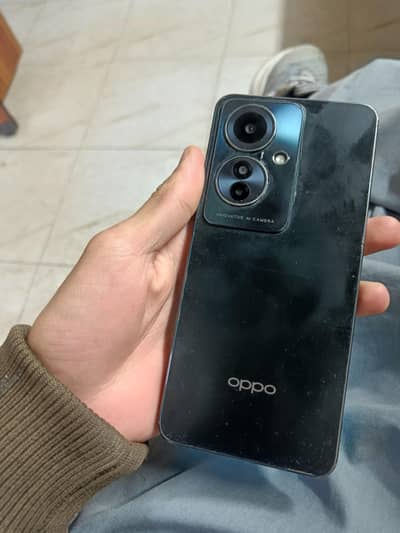 Oppo Reno 11 f 5g 8/+8 265 GB.  super amoled display