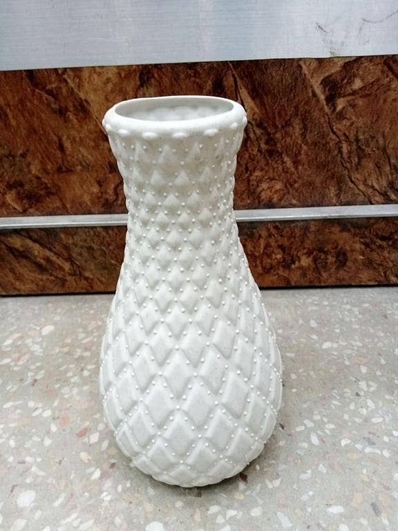 Plastic Flower Vase, 8.5 inches tall, HD plastic in multiple colors