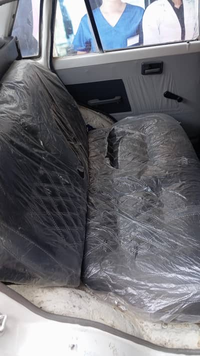 Mehran VXR 1993 model , outside paint , inside new , hoda genuine.