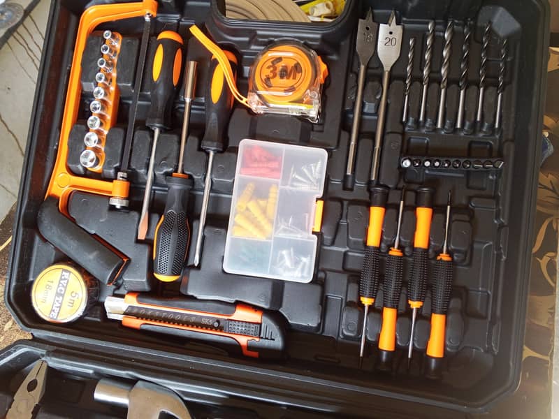 Electric drill +tool 0