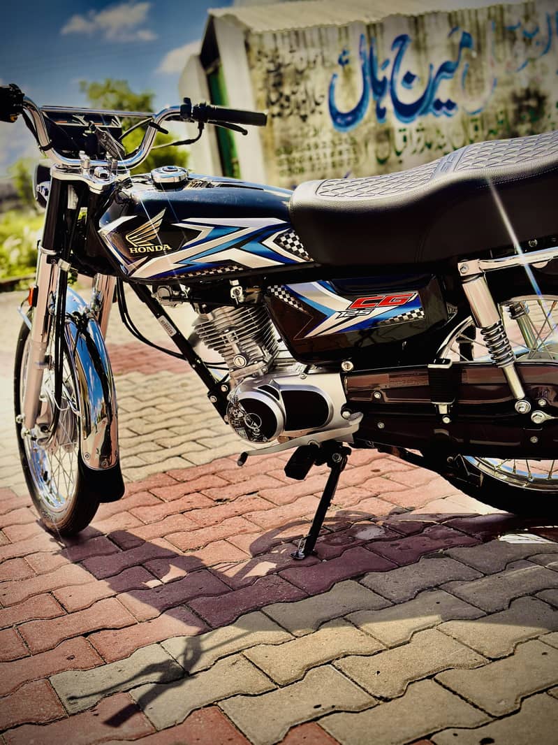 24/25 model new condition 2