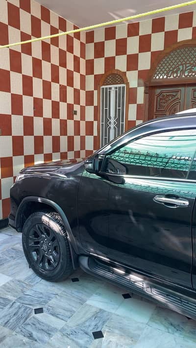 toyata Fortuner legender