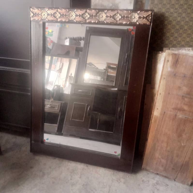 bed side table +mirror 2