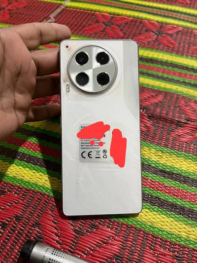 Tecno camon 30 8gb 256gb in warranty