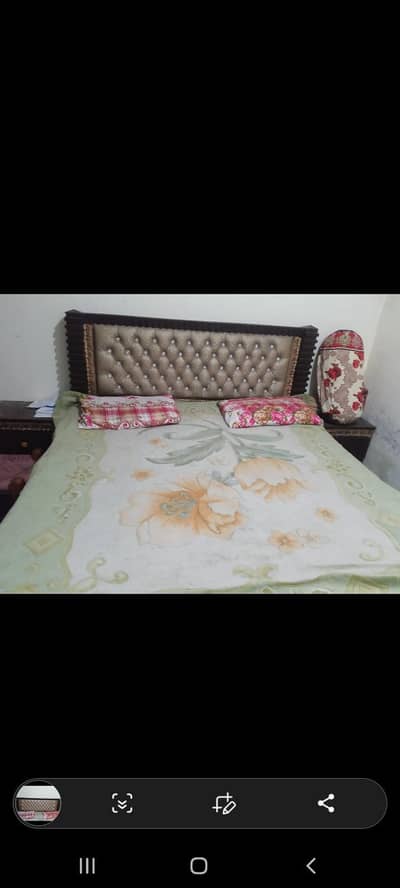 King size bed, in good condition,  2side tables .