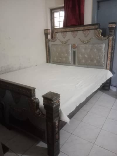 wooden bed set