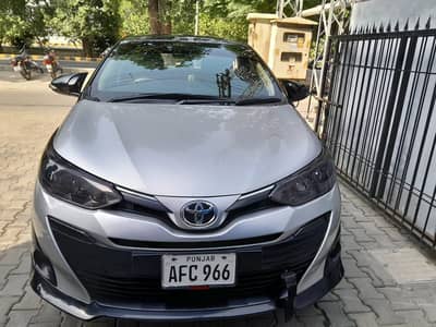 Toyota Yaris 2021 - silver - Total Geniune - 35k drivren