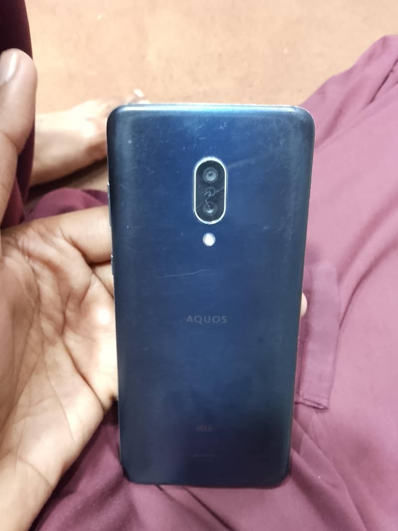 sharp Aquos zero 2 3