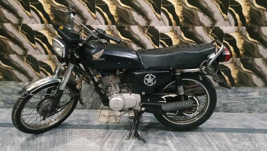 Honda 125 achi condition hy koi kam nahi hony wala 90k