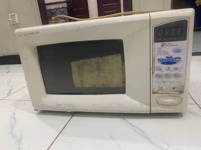 26 Litre Microwave Oven, Used, Good Condition & Working Perfectly