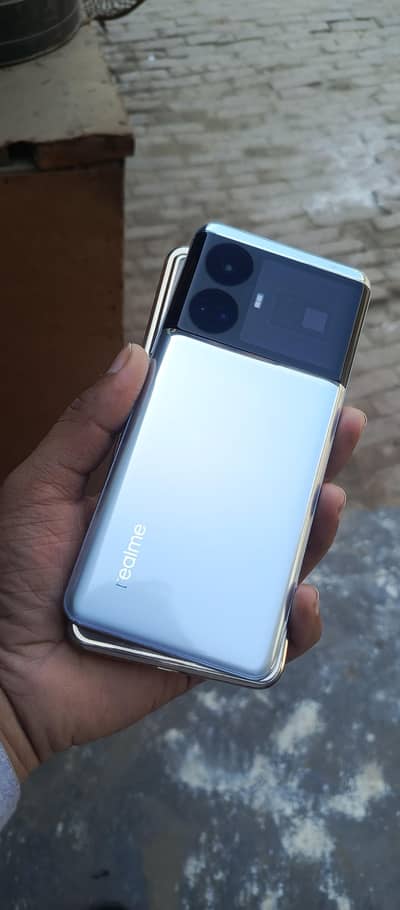 Realme gt5 240waat