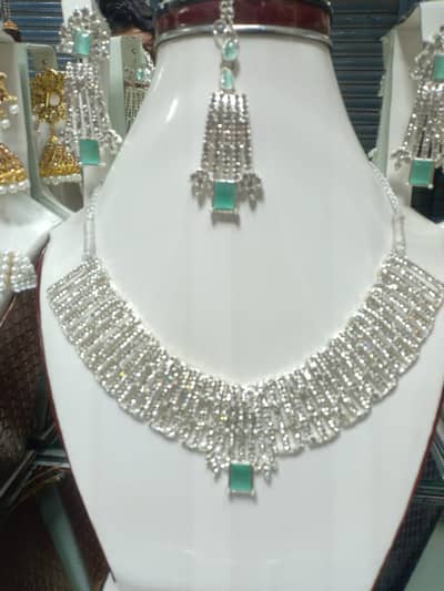 artificial jewellery