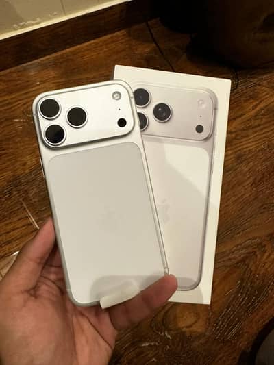 iPhone 17 pro max uk 4 battery cycles