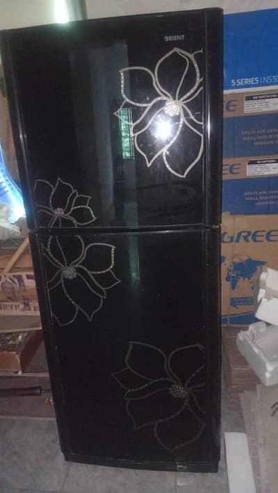Orient Rafrigrator Medium saiz glass door