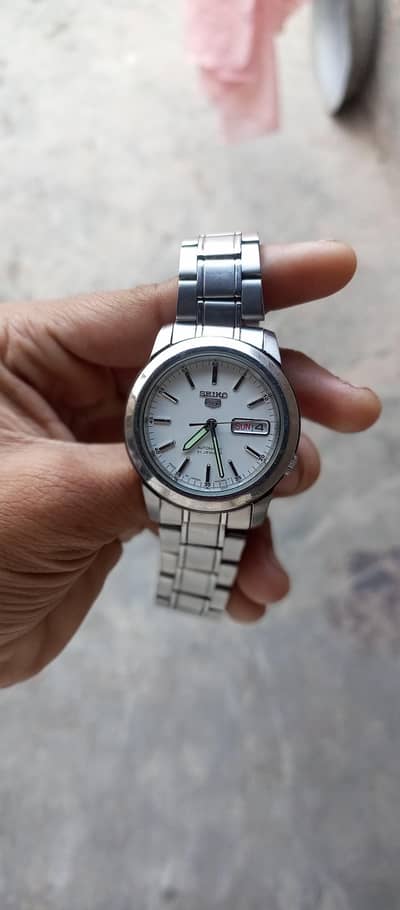 clear in everything waterproof silver colour watch condition 10by 10 h