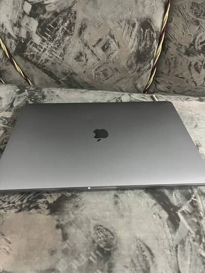 Macbook Pro 2019 | 16Gb Ram / 512 SSD | 16 Inch display