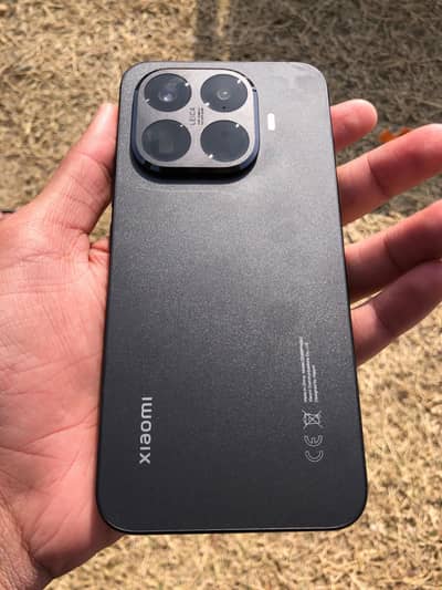 Xiaomi 15t pro Global variant Pta Approved under 10 Months warranty