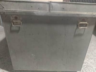 (trunk) peti for sale 3×5 feet double door. . . . . bigger size pati