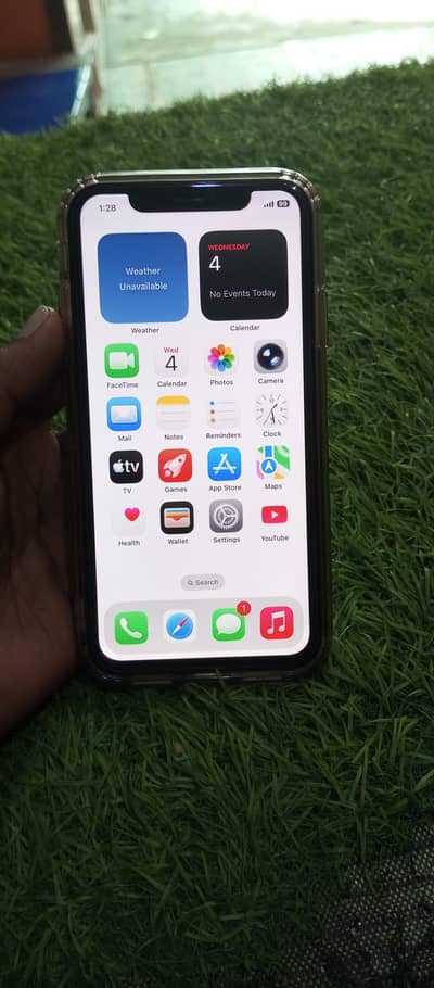 iphone 11 128gb lush condition