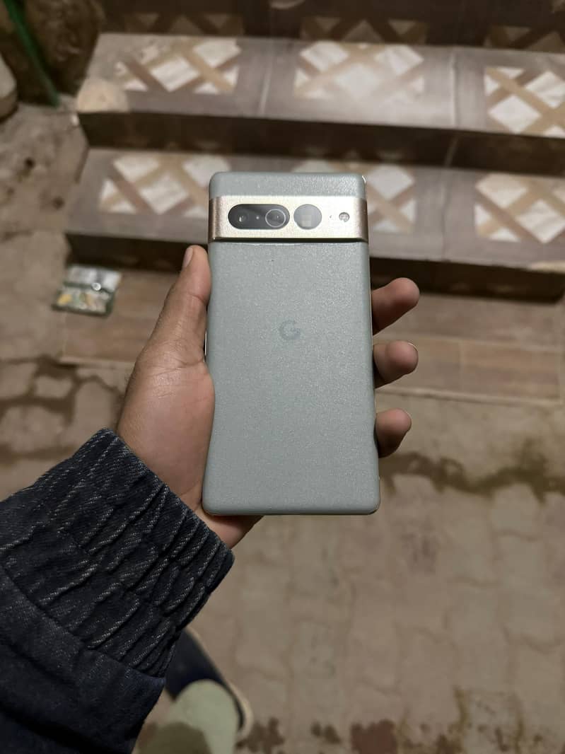 Google pixel 7 pro 4