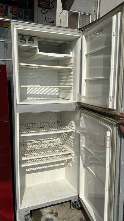 Pel full size fridge with original gas and compressor