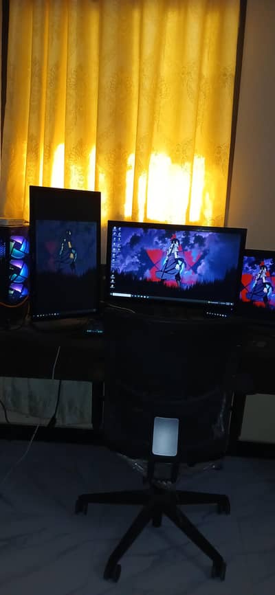 3 SCREENS GAMING AND TRADING PC SETUP