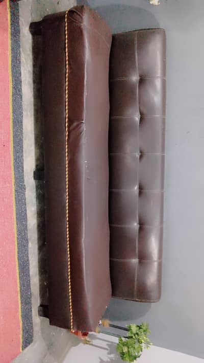 Used Sofa Set for Sale: Comfortable & Budget-Friendly!