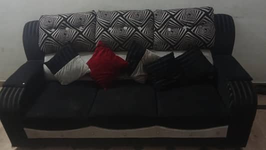 آج آ کر لے جا سکتے ہیں” استعمال شدہ صوفہ سیٹ برائے فروخت (ارجنٹ)