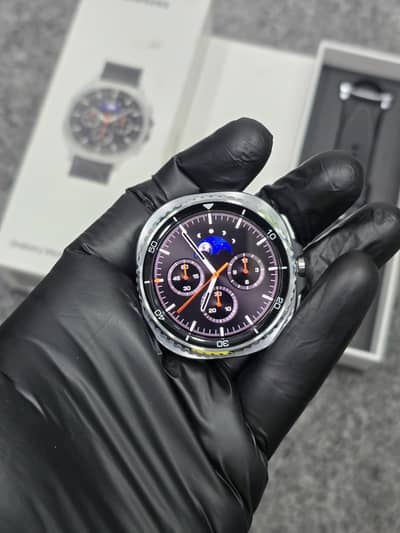 Samsung Galaxy Watch 8 Classic  (LTE + GPS)