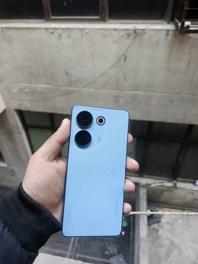Tecno Camon 20 with box charger