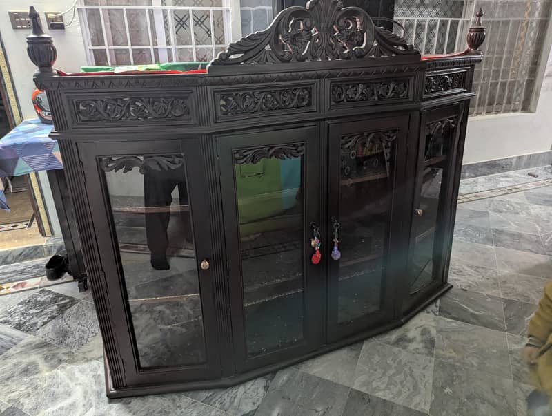 شاہانہ ہینڈ کارونگ لکڑی کا شوکیس – کلاسک اور لگژری ڈیزائن 7